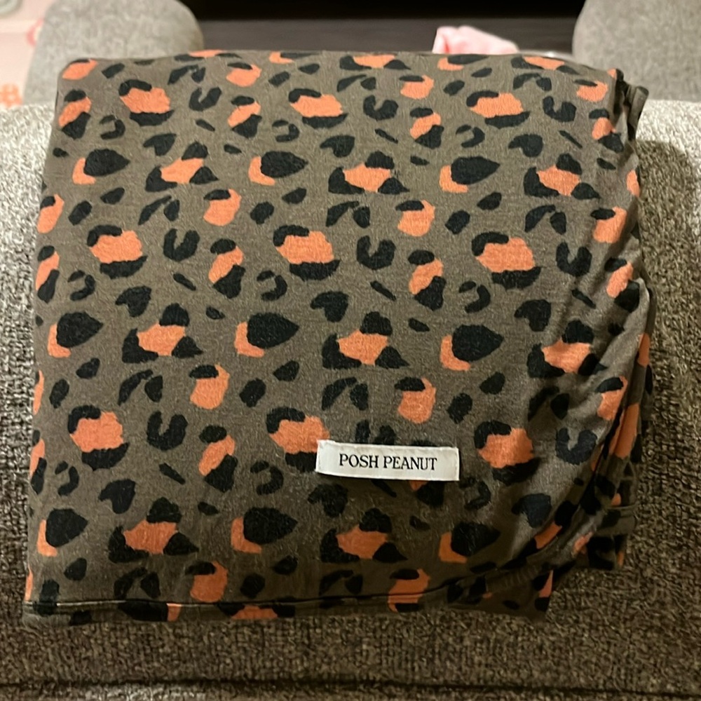 Posh Peanut Patoo blanket